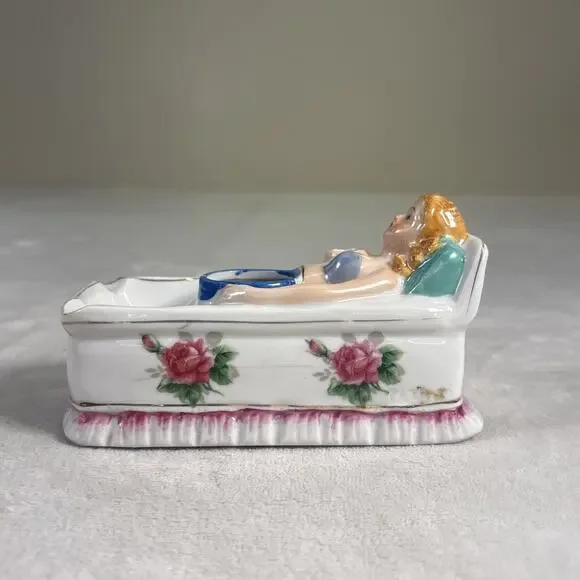 Naughty Nodder Novelty Smoking Ashtray Lady in Bed Missing Legs & Fan BnftsChrty - Picture 3 of 12